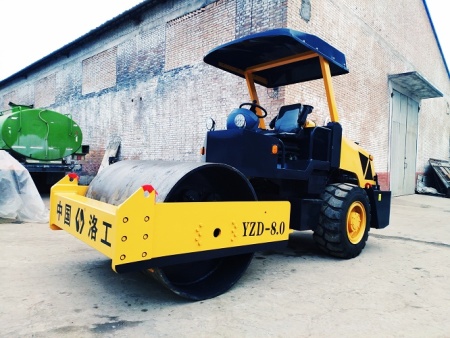 yzd_8.0單鋼輪振動(dòng)壓路機(jī)